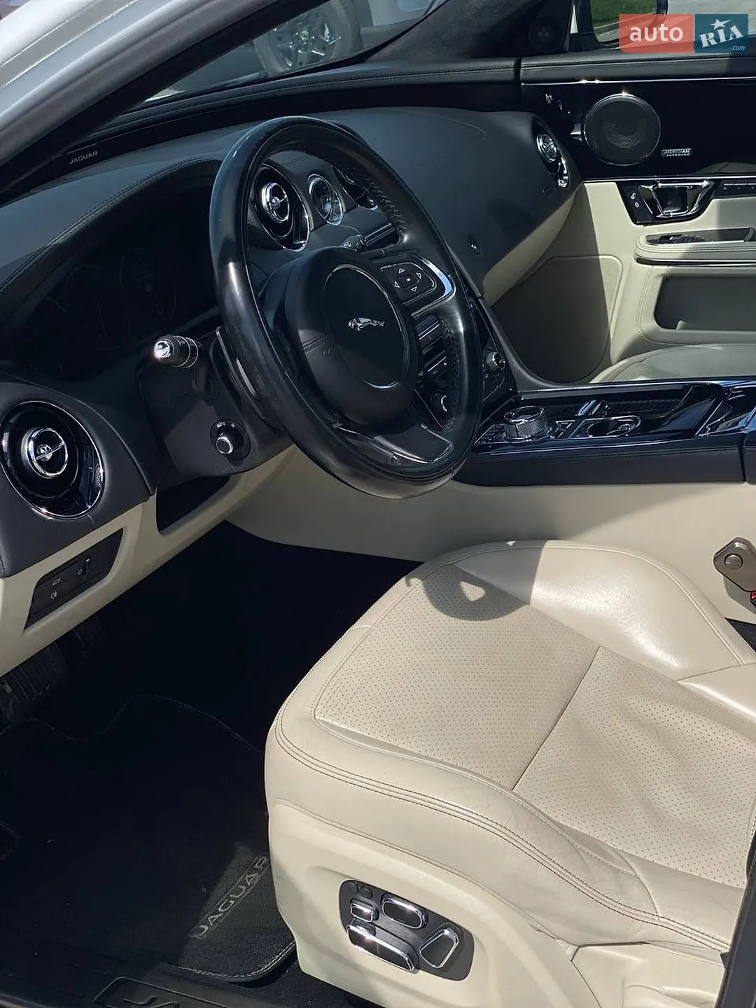 2015 Jaguar XJ - мініатюра 23