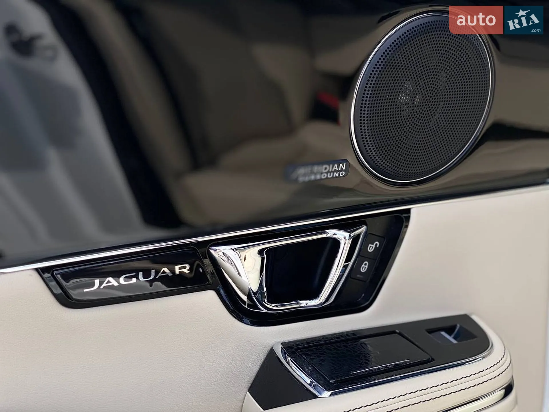 2015 Jaguar XJ - мініатюра 47
