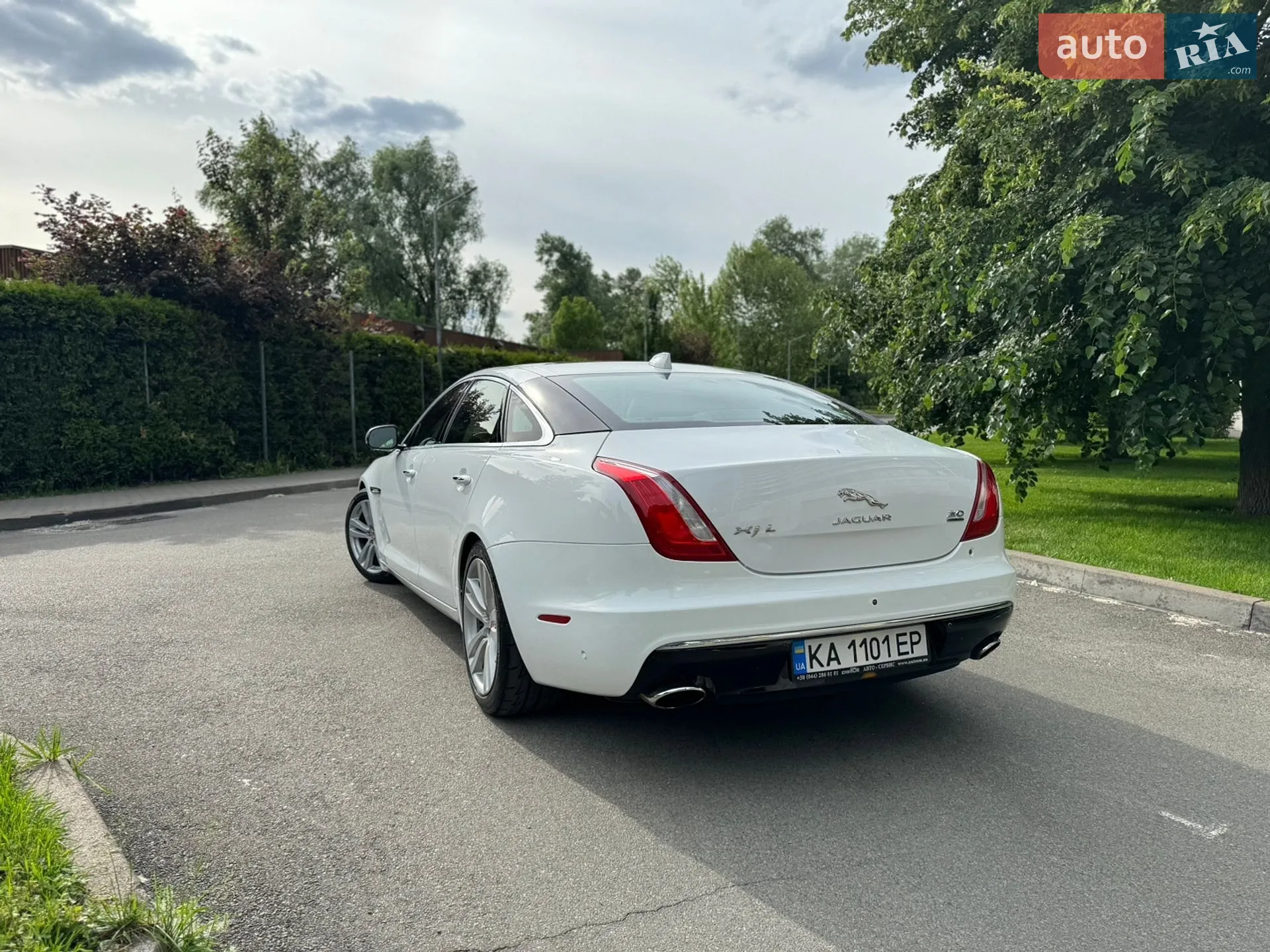 2016 Jaguar XJ - мініатюра 4