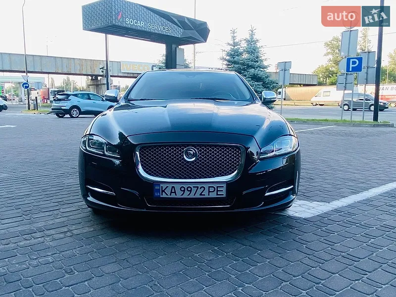 Jaguar XJ