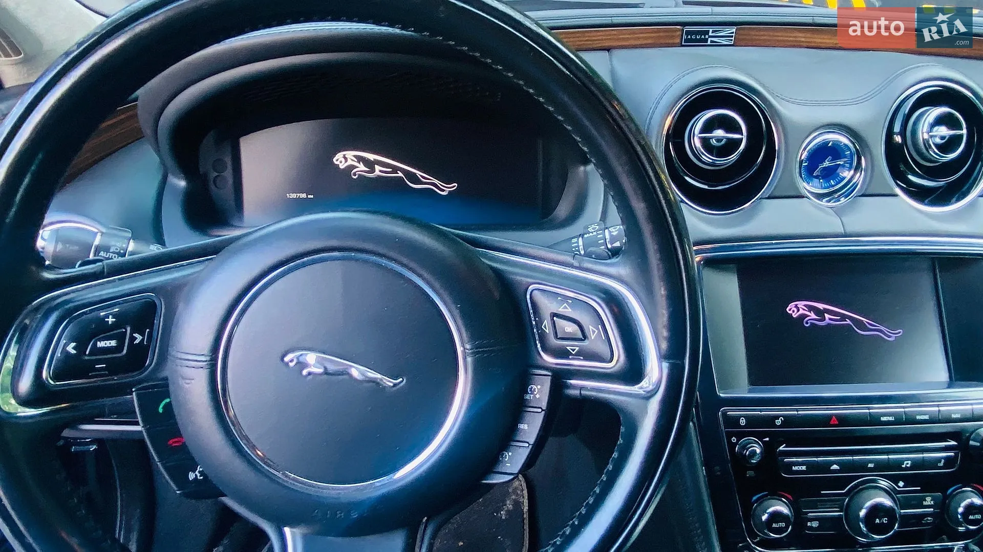 2012 Jaguar XJ - мініатюра 7