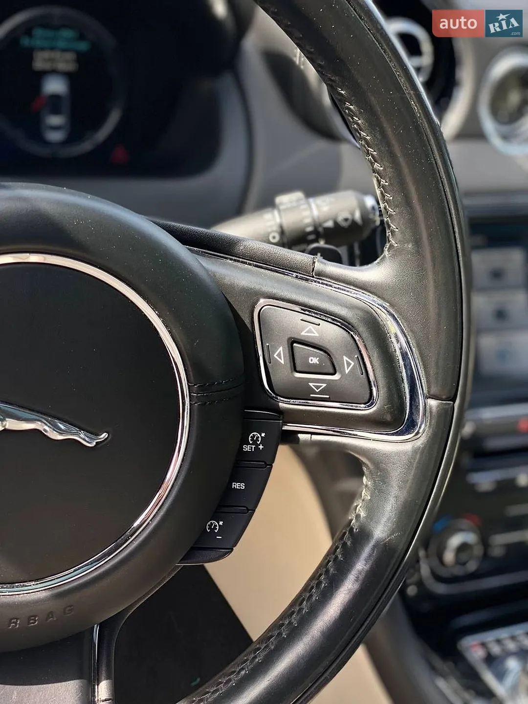 2015 Jaguar XJ - мініатюра 28