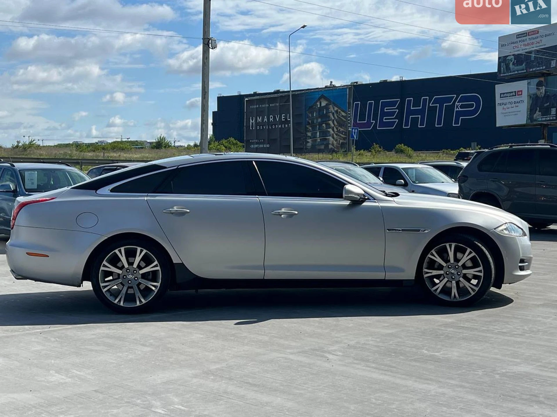 2012 Jaguar XJ - мініатюра 11