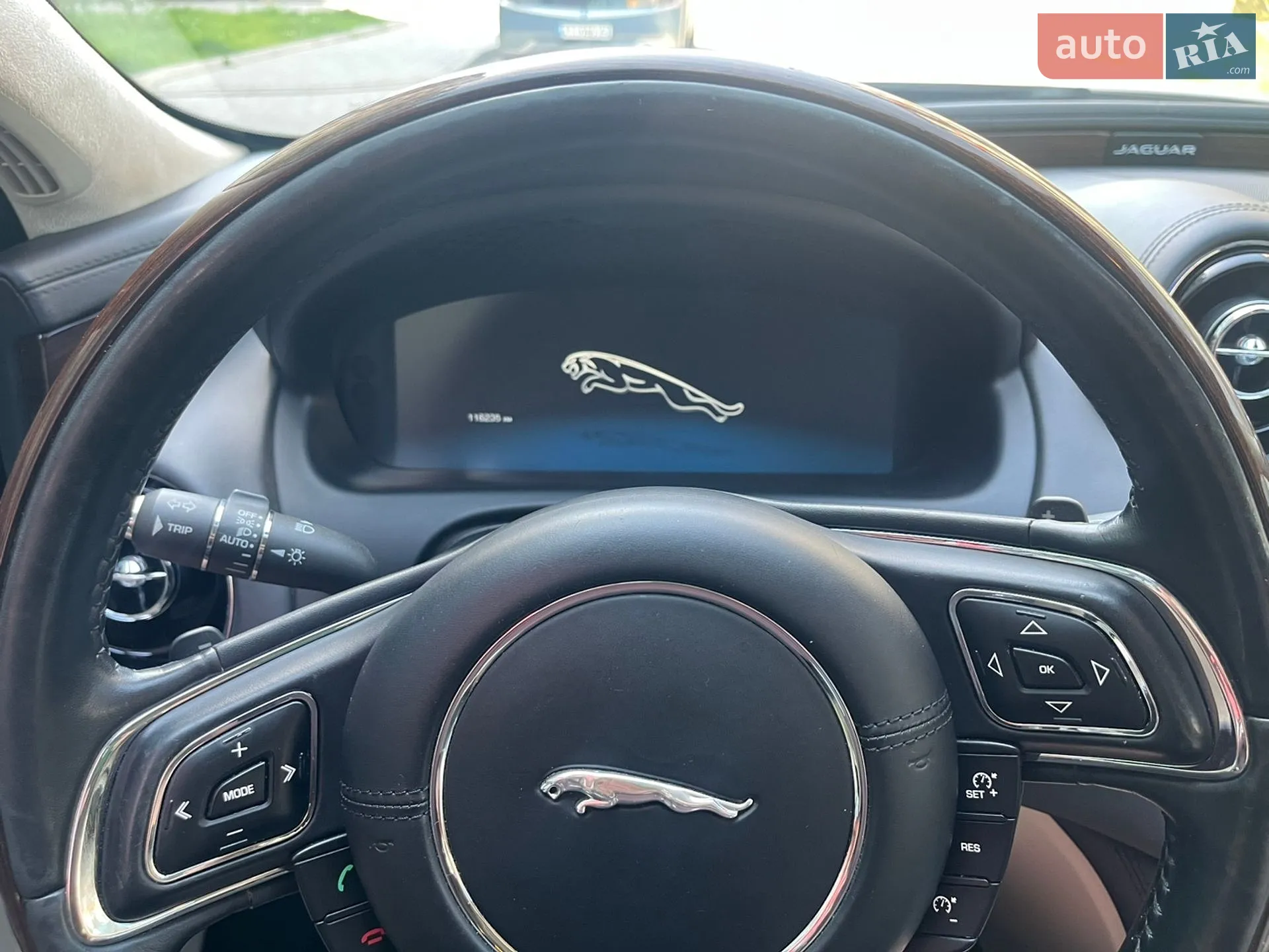 2014 Jaguar XJ - мініатюра 56