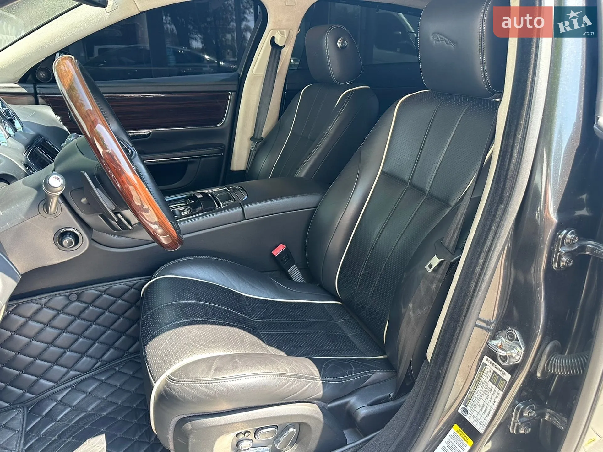 2013 Jaguar XJ - мініатюра 17