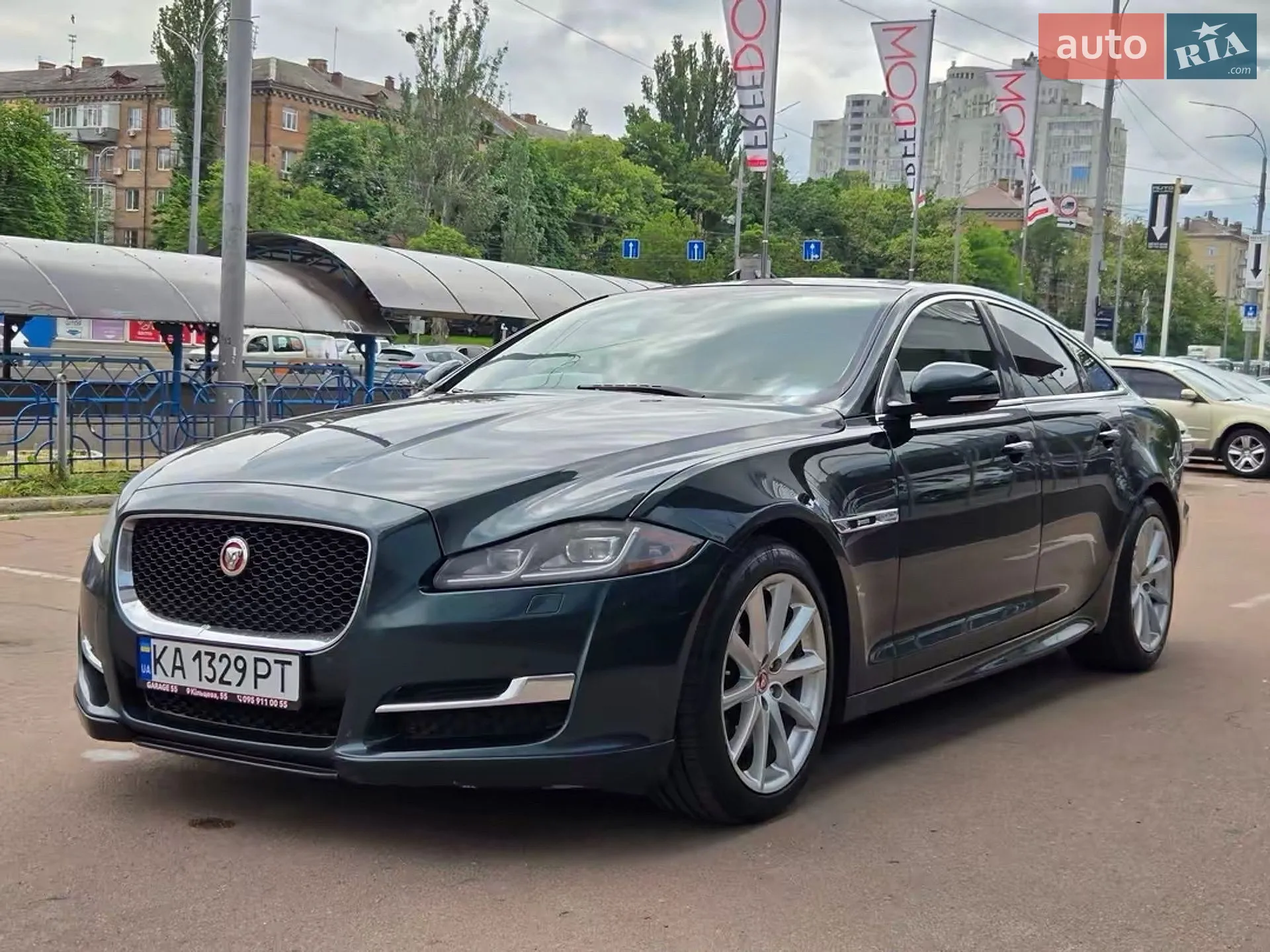 2016 Jaguar XJ - мініатюра 2