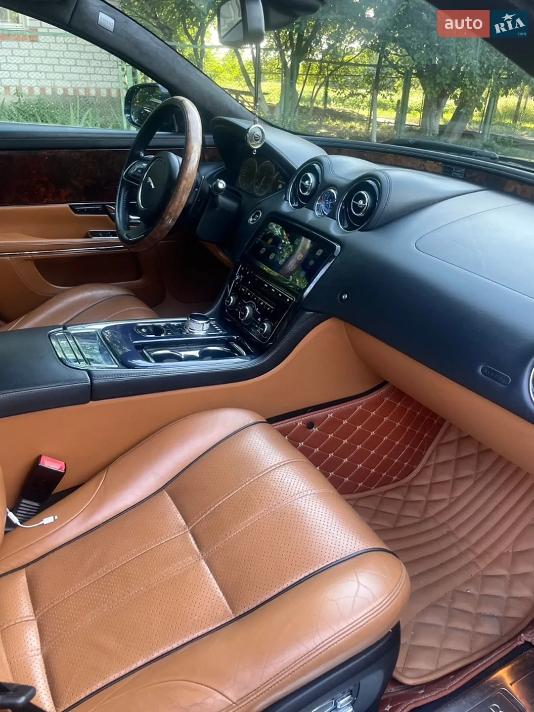 2012 Jaguar XJ - мініатюра 31