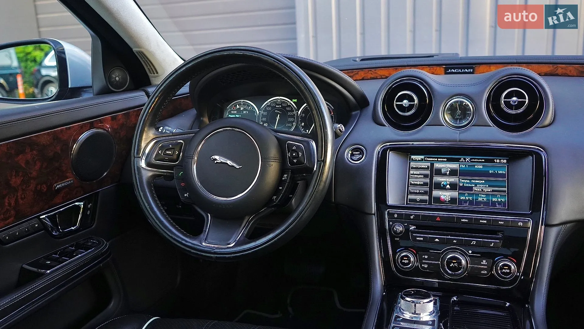 2015 Jaguar XJ - мініатюра 33