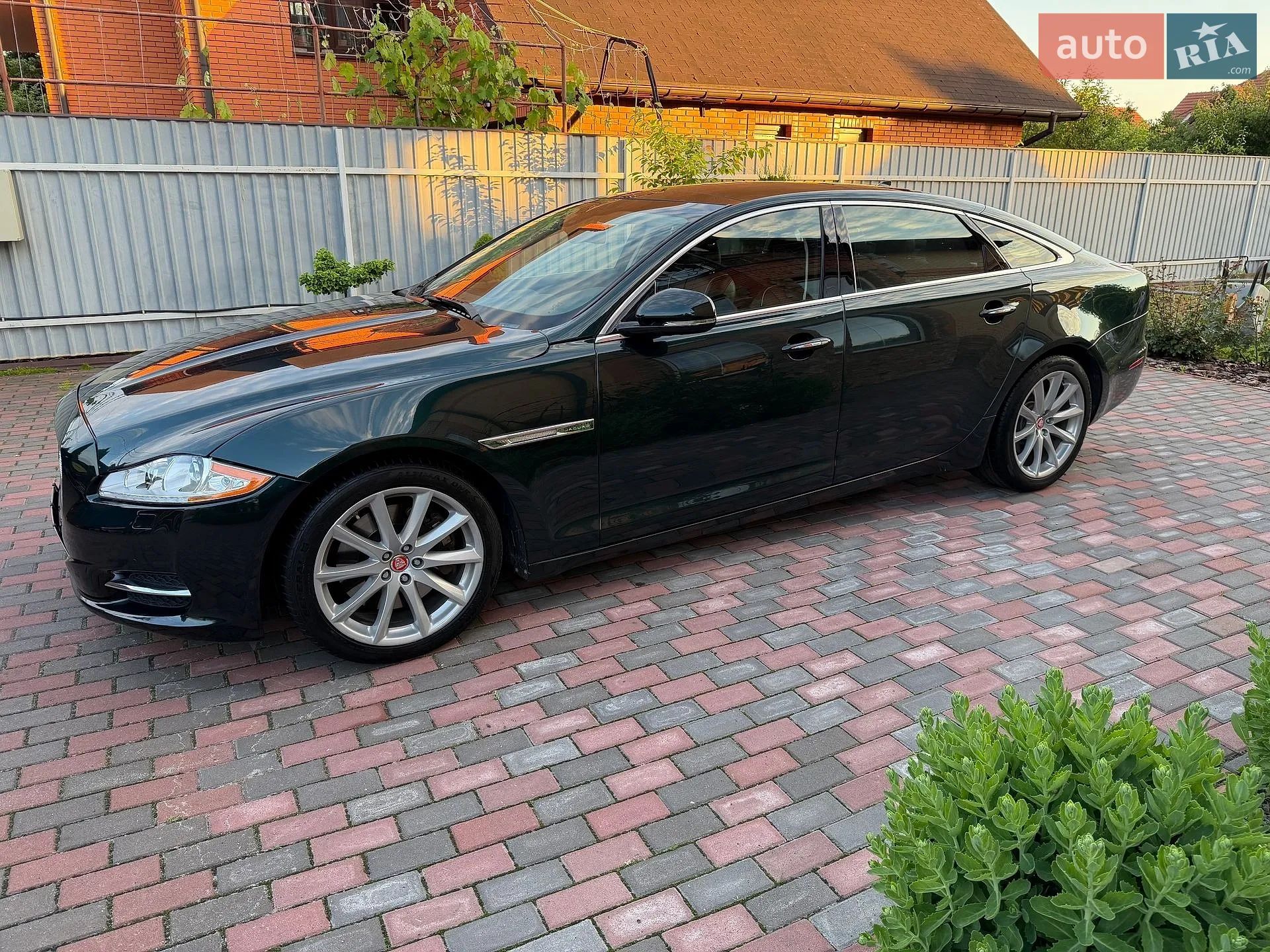 2015 Jaguar XJ - мініатюра 3