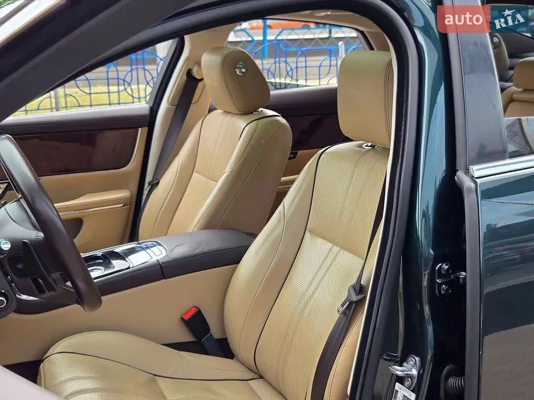 2016 Jaguar XJ - мініатюра 16