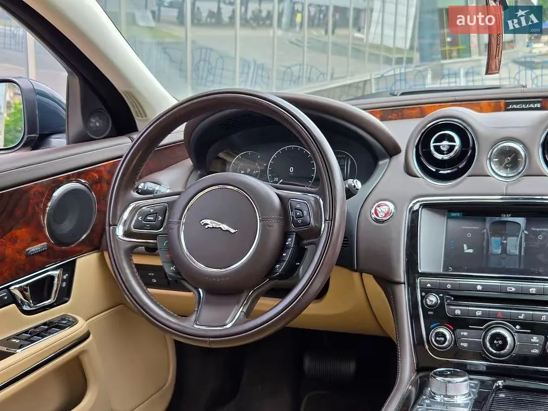 2016 Jaguar XJ - мініатюра 25