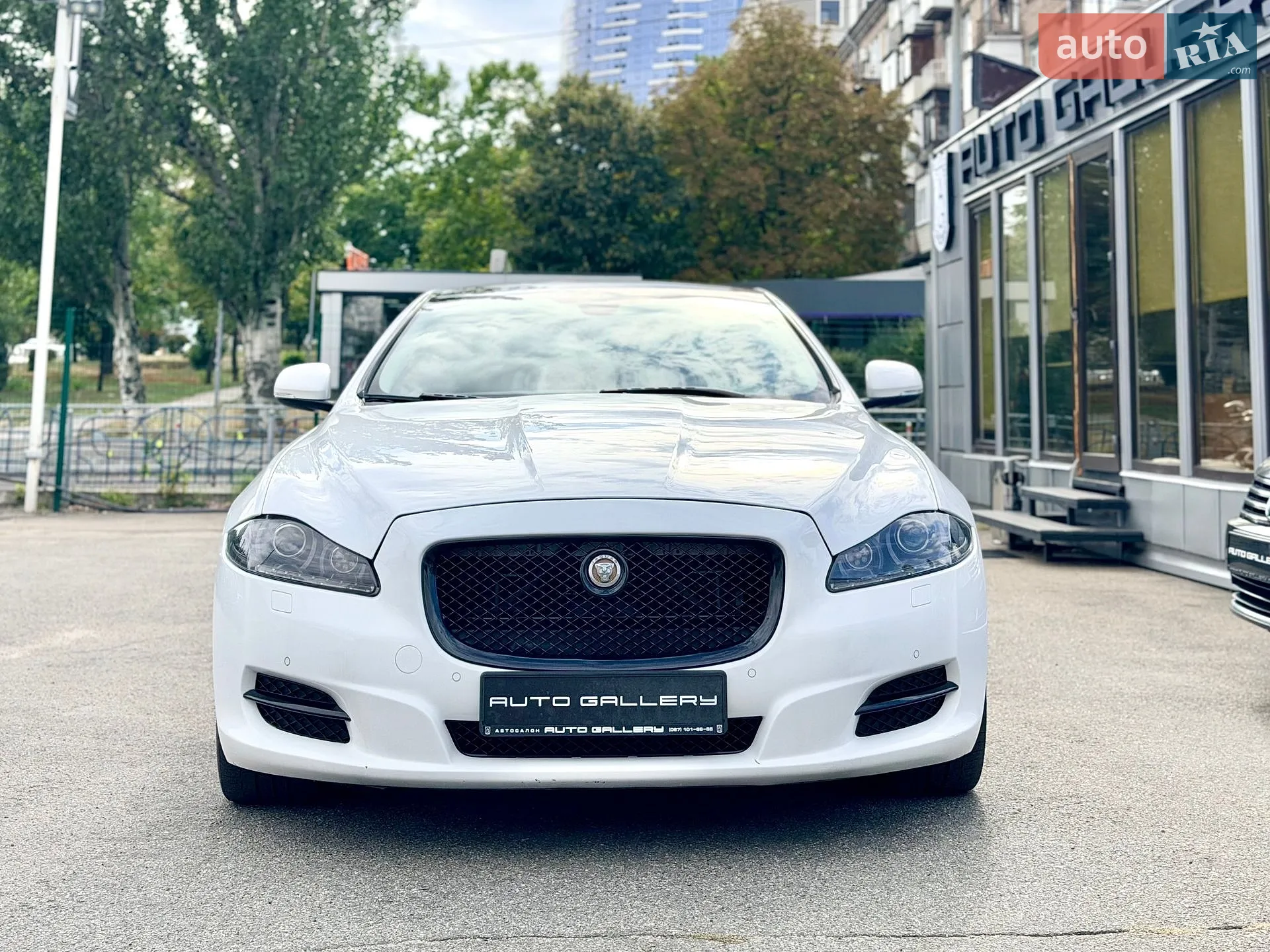 2013 Jaguar XJ - мініатюра 8