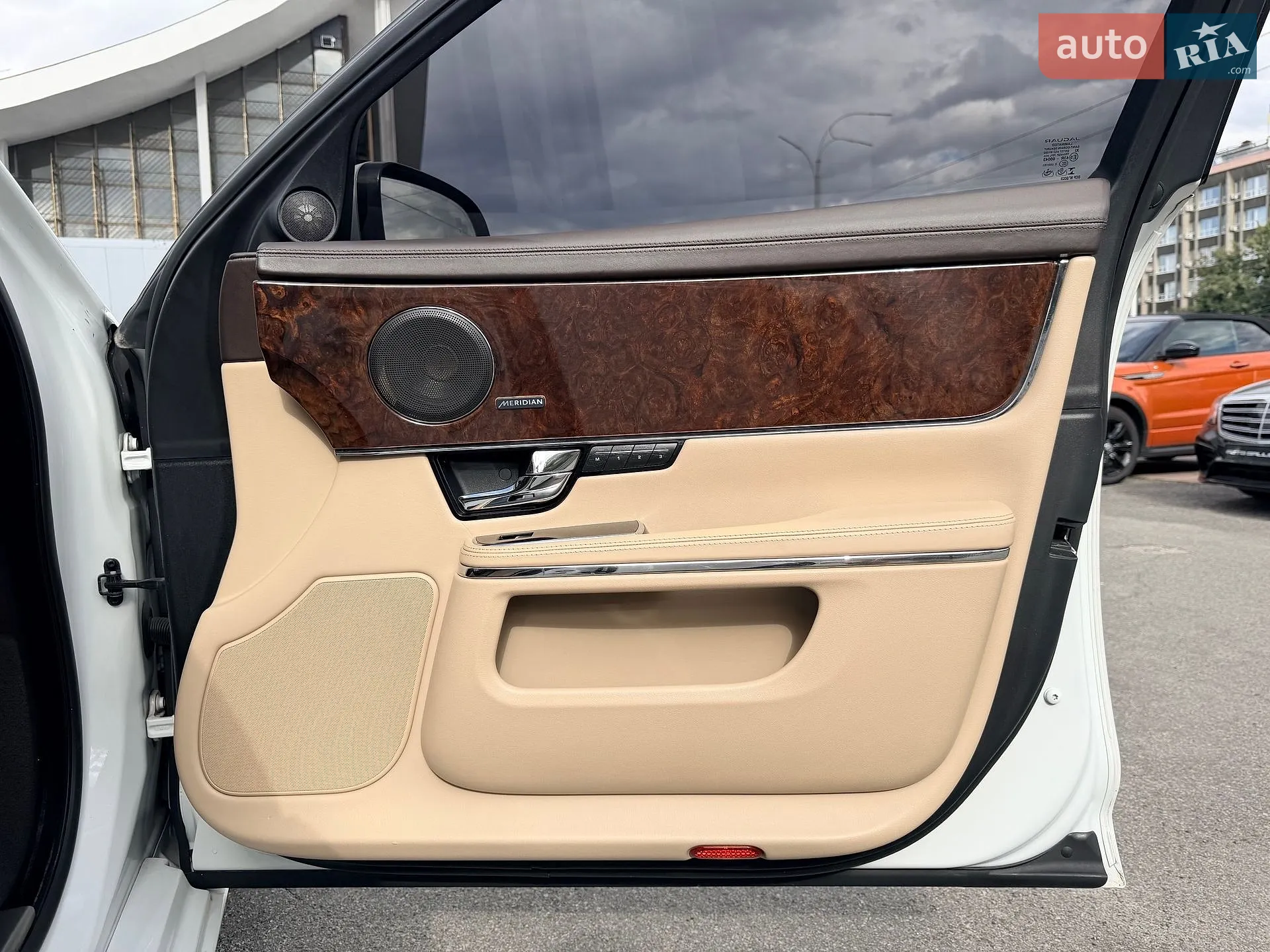 2013 Jaguar XJ - мініатюра 15