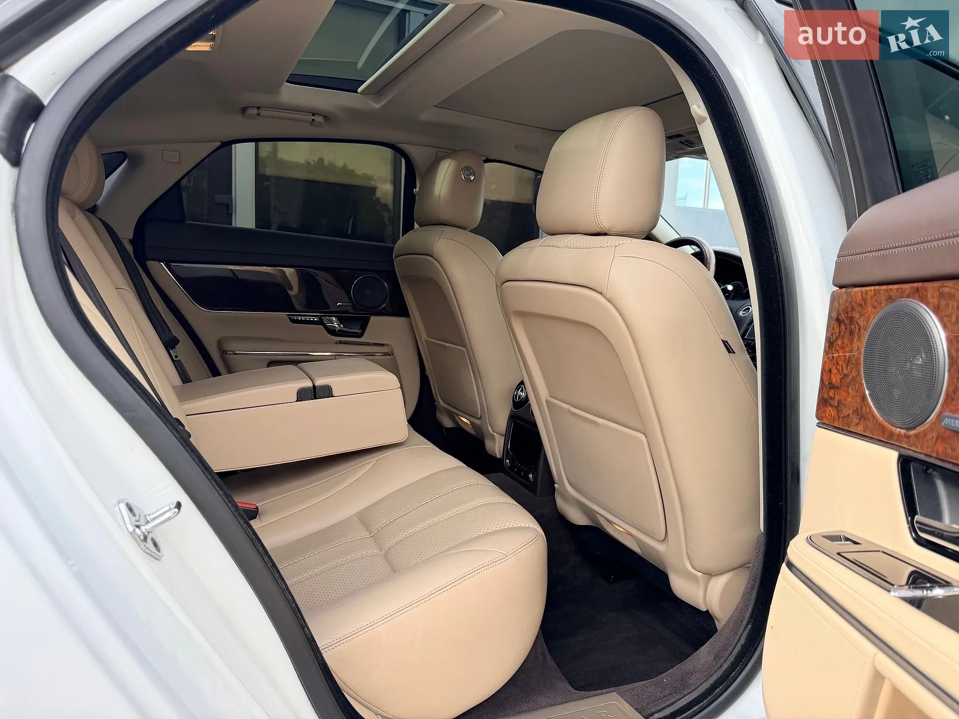 2013 Jaguar XJ - мініатюра 19