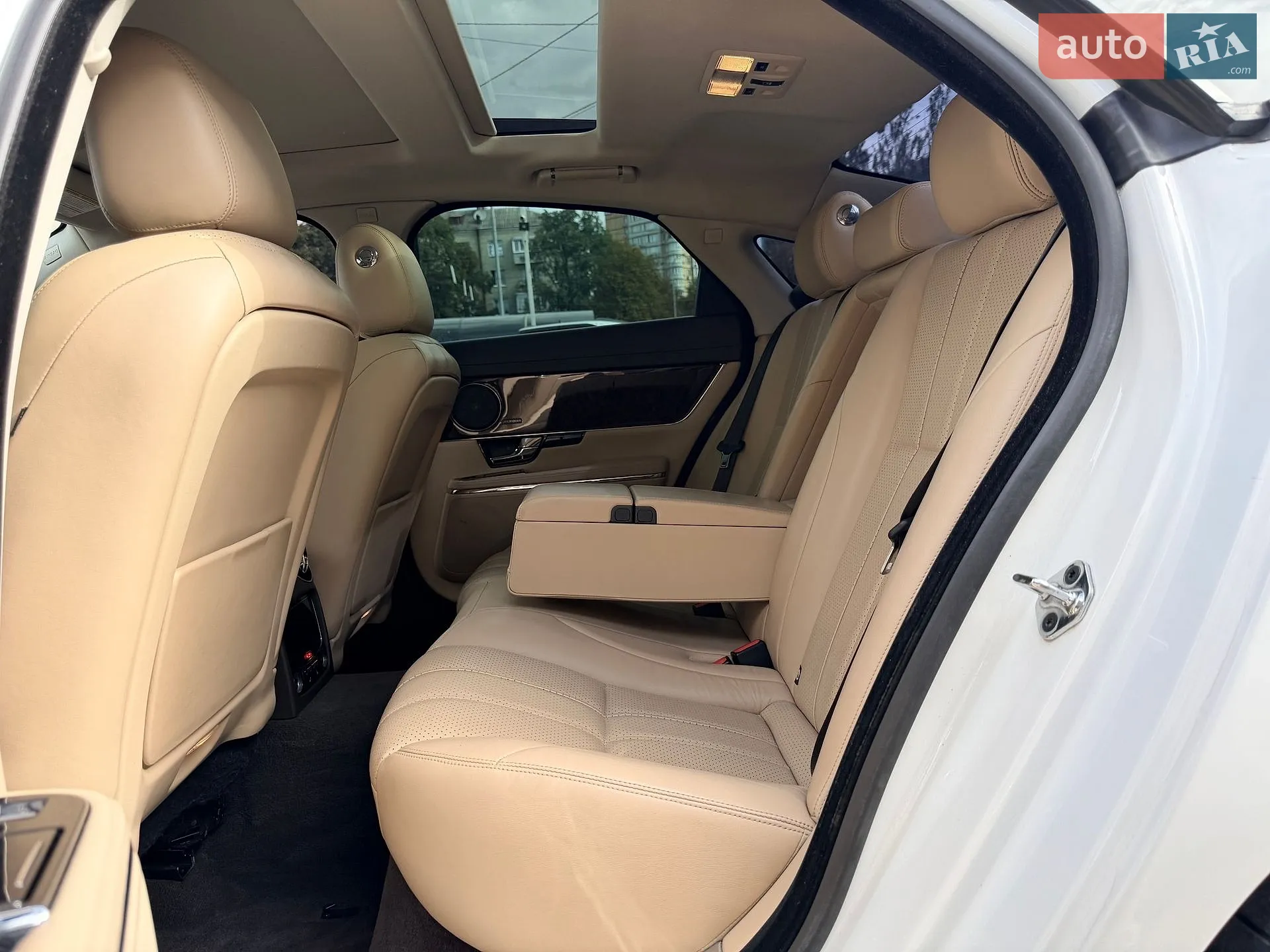 2013 Jaguar XJ - мініатюра 22