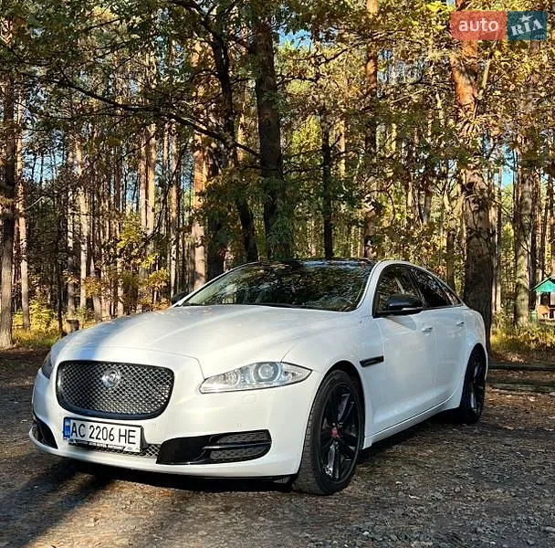 Jaguar XJ
