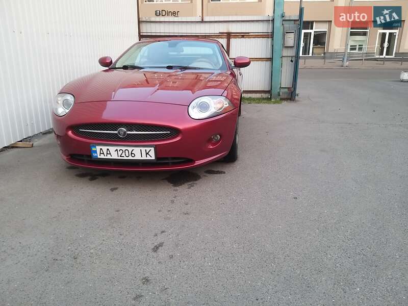 Кабриолет Jaguar XK 2008 в Киеве