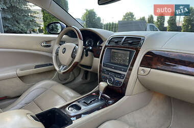 Кабриолет Jaguar XK 2007 в 
