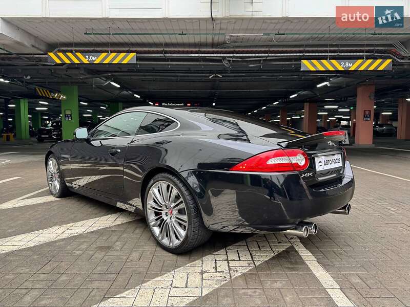 Купе Jaguar XK 2013 в Києві