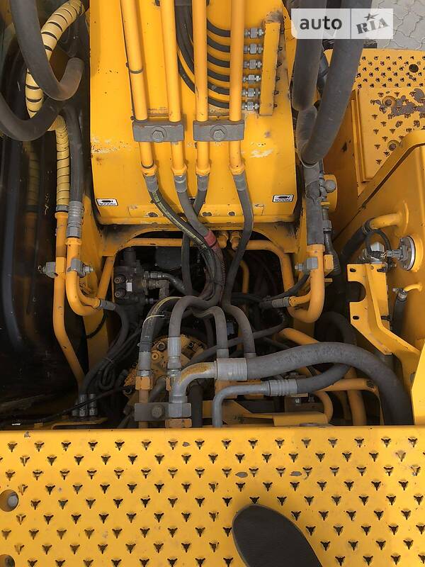 Екскаватор навантажувач JCB 175 2006 в Калуші