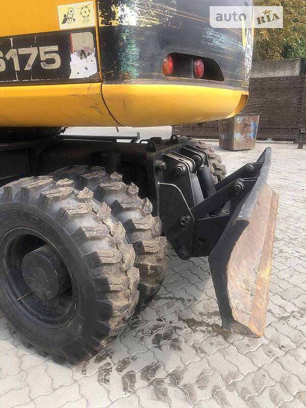 Екскаватор навантажувач JCB 175 2006 в Калуші