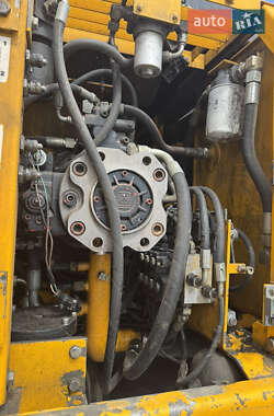 Экскаватор погрузчик JCB 175 2002 в 
