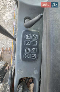 Экскаватор погрузчик JCB 175 2002 в 