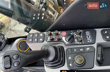 Гусеничный экскаватор JCB 220 2018 в 