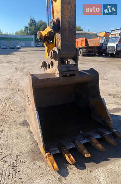 Гусеничный экскаватор JCB 220 2006 в 