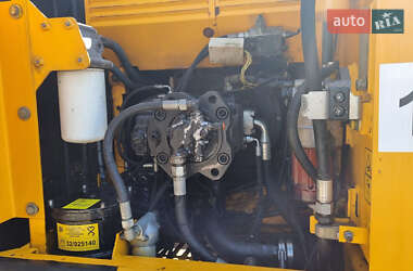 Гусеничный экскаватор JCB 220 2014 в 