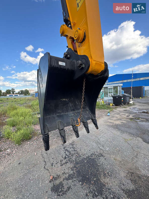 Экскаватор погрузчик JCB 220 2021 в Киеве