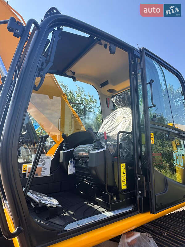 Экскаватор погрузчик JCB 220 2021 в Киеве