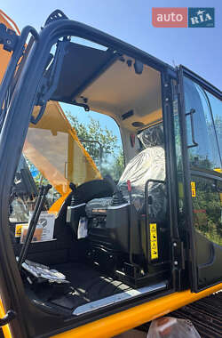 Екскаватор навантажувач JCB 220 2021 в 