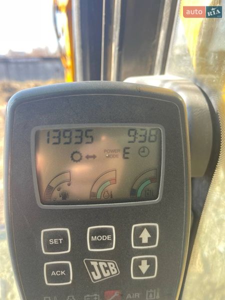 Гусеничний екскаватор JCB 220 2006 в Дніпрі