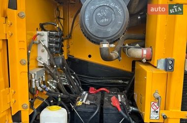 Гусеничный экскаватор JCB 220 2016 в Ивано-Франковске
