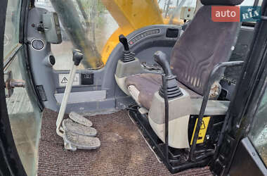 Гусеничный экскаватор JCB 220LC Xtra 2010 в 