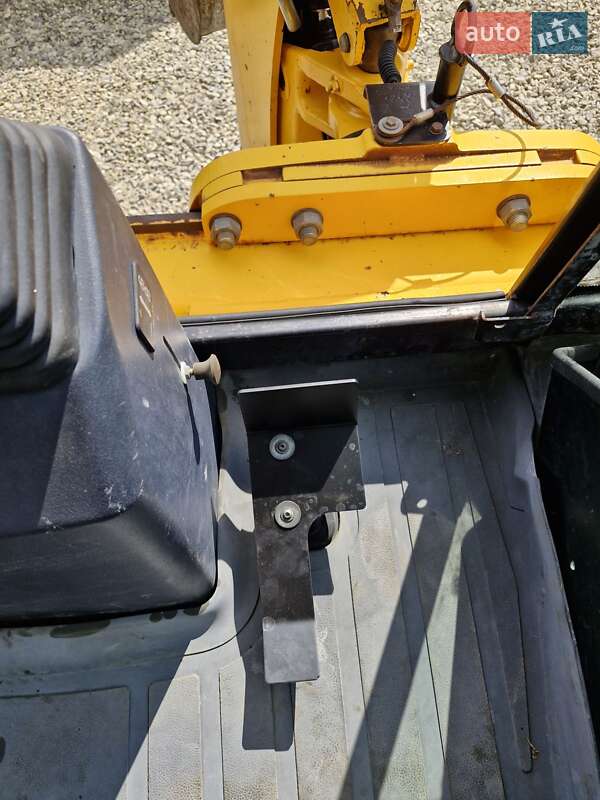 Экскаватор погрузчик JCB 2CX 2008 в Черновцах