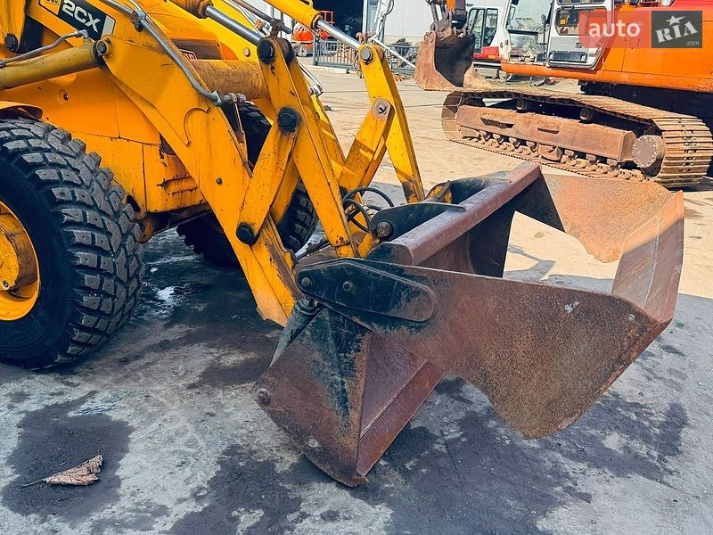 Экскаватор погрузчик JCB 2CX 2004 в Луцке