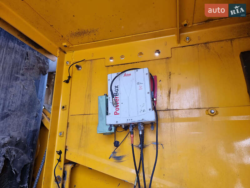 Гусеничный экскаватор JCB 330 2010 в Одессе