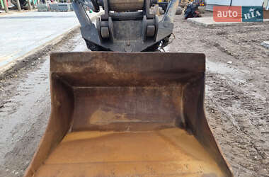 Гусеничный экскаватор JCB 330 2010 в 