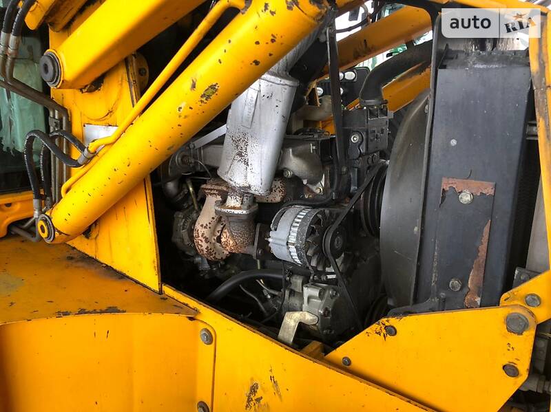 Екскаватор навантажувач JCB 3CX 2000 в Горохові