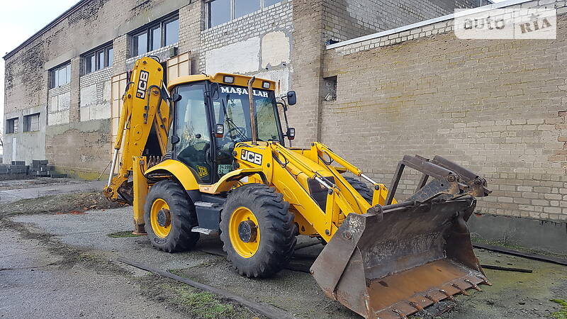 Трактор JCB 3CX 2004 в 