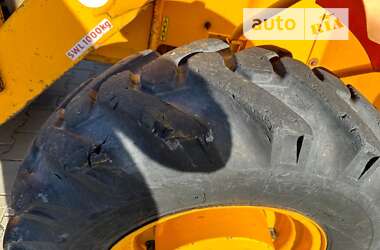 Экскаватор погрузчик JCB 3CX 2000 в 