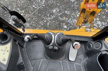 Экскаватор погрузчик JCB 3CX 2005 в Луцке