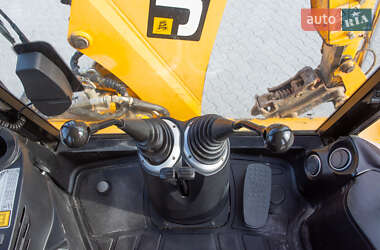 Экскаватор погрузчик JCB 3CX 2015 в 