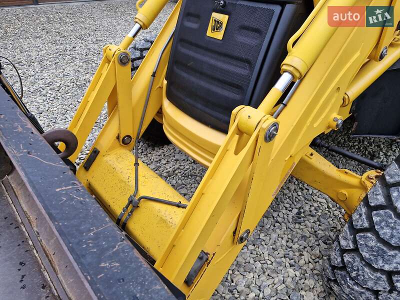 Экскаватор погрузчик JCB 3CX 2005 в Черновцах