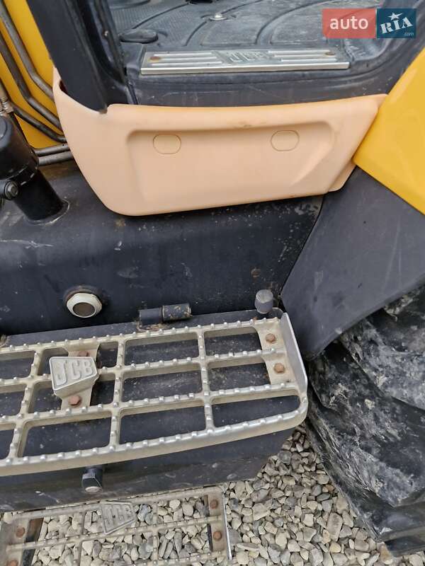 Экскаватор погрузчик JCB 3CX 2005 в Черновцах