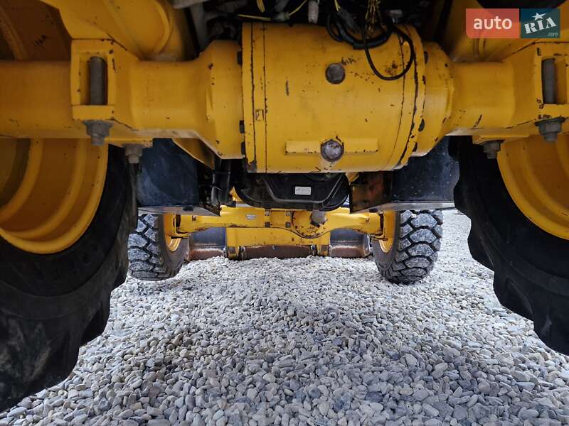 Экскаватор погрузчик JCB 3CX 2005 в Черновцах