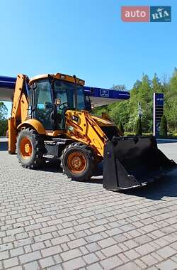 Экскаватор погрузчик JCB 3CX 2006 в Долине