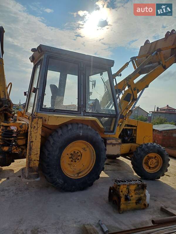 Екскаватор навантажувач JCB 3CX 1990 в Чернівцях
